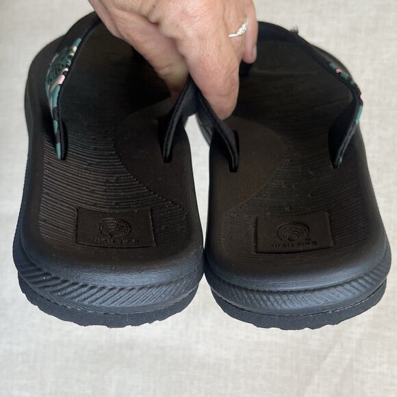 High Tide Black Sandal Flip Flop Comfort Tropical Beach Floral Size 9 - Picture 5 of 9